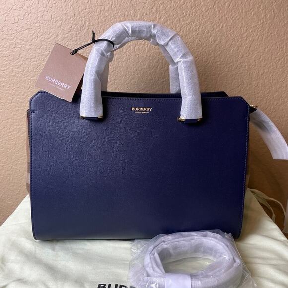 Burberry Banwell Tote navy Leather Shoulder Bag New - Picture 1 of 8